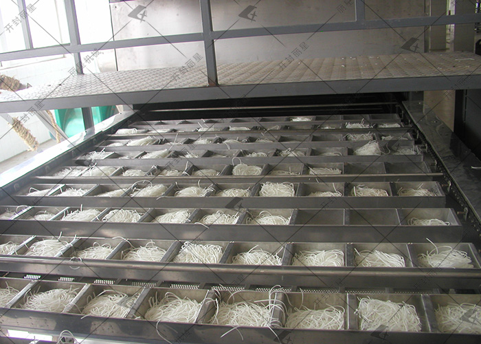 麗星方便粉絲烘干設(shè)備：解決 “濕芯” 問(wèn)題