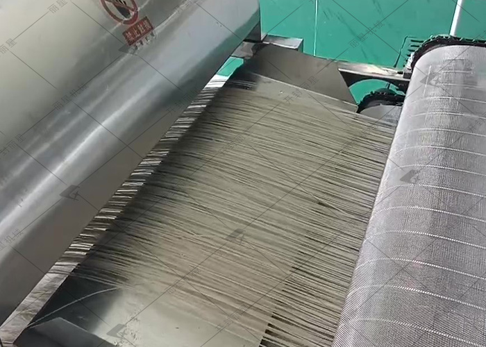 麗星自動化粉條機(jī)與市面上常見粉條加工機(jī)器對比