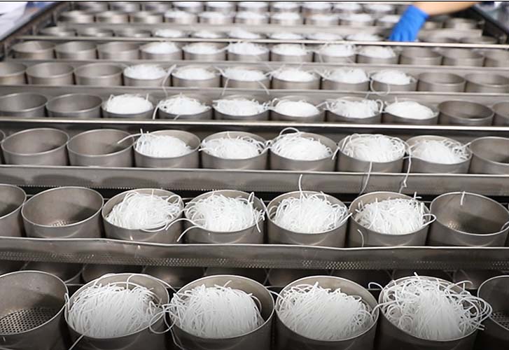 新手必讀：如何選擇適合自己的粉餅生產(chǎn)設(shè)備？